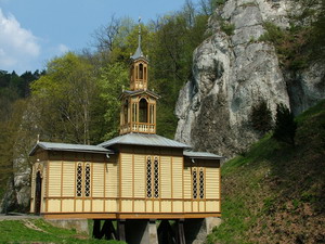 Link to full sized version of 04-kosciolek Na Wodzie.jpg