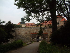 Link to full sized version of 19-brama wjazdowa do Zamku w Pieskowej Skale.jpg