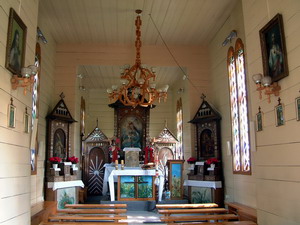 Link to full sized version of 28-wnetrze Kosciolka Na Wodzie.jpg