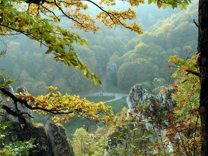 Link to full sized version of 40-Brama Krakowska widziana znad Rekawicy.jpg
